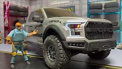 TRACTION HOBBY 1/8 FORD F-150 ll Unboxing & Off-Road Adventure