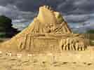 mida de Resultat d'imatges per a sculpture de sable.: 134 x 100. Font: www.smalljoys.tv