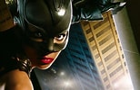 Résultat d’image pour Halle Berry Catwoman. Taille: 154 x 100. Source: wallpapersafari.com