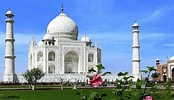 Risultato immagine per Taj Mahal Gardens. Dimensioni: 174 x 100. Fonte: www.youtube.com