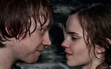 Emma Watson kisses-साठीचा प्रतिमा निकाल. आकार: 160 x 100. स्रोत: ar.inspiredpencil.com