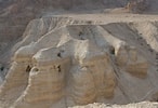 Risultato immagine per Rotoli Mar Morto Giordania Grotte. Dimensioni: 146 x 100. Fonte: www.mosaico-cem.it