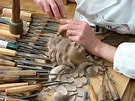 Résultat d’image pour Atelier de sculpture sur bois. Taille: 135 x 101. Source: artsurbois.com
