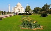 Risultato immagine per Taj Mahal Gardens. Dimensioni: 166 x 101. Fonte: www.easemytrip.com