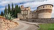 Image result for Castello di Bedizzole. Size: 180 x 102. Source: initalia.virgilio.it