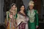Madhuri Dixit Married ਲਈ ਪ੍ਰਤੀਬਿੰਬ ਨਤੀਜਾ. ਆਕਾਰ: 155 x 103. ਸਰੋਤ: filmudyogse.blogspot.com