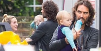 Résultat d’image pour Russell Brand wife and children. Taille: 205 x 104. Source: thedistin.com