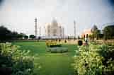 Gardens of Taj Mahal కోసం చిత్ర ఫలితం. పరిమాణం: 161 x 106. మూలం: www.visittnt.com