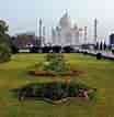 Gardens of Taj Mahal కోసం చిత్ర ఫలితం. పరిమాణం: 104 x 106. మూలం: www.pinterest.com