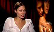 Angelina Jolie scene-க்கான படிம முடிவு. அளவு: 182 x 108. மூலம்: www.youtube.com
