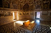 تصویر کا نتیجہ برائے Taj Mahal Inside. سائز: 171 x 110۔ ماخذ: www.askideas.com