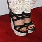 Image result for Gwen Stefani's Toes. Size: 146 x 146. Source: celebrity-feet-close-up.blogspot.com