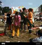Bildergebnis für Hippies 60er Jahre. Größe: 150 x 159. Quelle: www.alamy.de