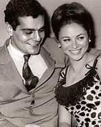 Omar Sharif Affairs के लिए छवि परिणाम. आकार: 147 x 185. स्रोत: www.pinterest.com