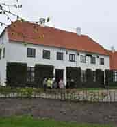 Bildresultat för Karen Blixen Museet Rungstedlund. Storlek: 171 x 185. Källa: www.kulturensvenner.dk