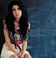 Image result for Amy Winehouse plot. Size: 180 x 180. Source: www.rocknoticias.com.br