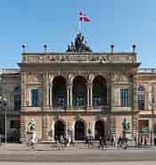 Image result for World Dansk Kultur Optræden Teater teatre. Size: 175 x 185. Source: morsoeteater.dk