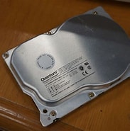 Quantum HDD メーカー に対する画像結果.サイズ: 183 x 185。ソース: ascii.jp