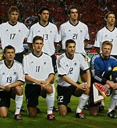 Image result for Fußball-Weltmeisterschaft 2002. Size: 170 x 185. Source: www.fussball-wm-2018.com