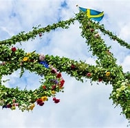 Afbeeldingsresultaten voor Midzomer in Zweden 2022. Grootte: 189 x 185. Bron: hike-the-clapper.blogspot.com