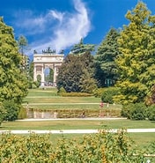 Risultato immagine per Parco Sempione Wikipedia. Dimensioni: 176 x 185. Fonte: grekland-runt.arrivalguides.com