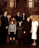 Image result for Tema Ur Familjen Adams. Size: 152 x 185. Source: www.hollywood.com