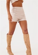 Risultato immagine per Hot Pants. Dimensioni: 128 x 185. Fonte: www.prettylittlething.us