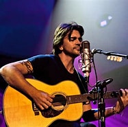 Résultat d’image pour Juanes instruments. Taille: 187 x 185. Source: www.nytimes.com