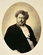 Billedresultat for Alexandre Dumas den ældre. størrelse: 144 x 185. Kilde: www.discoverwalks.com