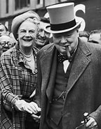 Risultato immagine per Winston Churchill moglie. Dimensioni: 144 x 185. Fonte: www.pinterest.com