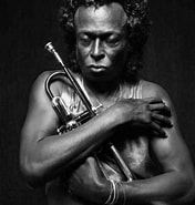 Risultato immagine per Miles Davis grandi musicisti. Dimensioni: 176 x 185. Fonte: www.lavanguardia.com