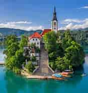 Image result for Slovenien. Size: 175 x 185. Source: www.getyourguide.nl