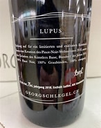 Bildergebnis für Georg Schlegel Pinot Noir Lupus. Größe: 146 x 185. Quelle: www.ricardo.ch