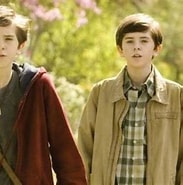 Image result for Is Freddie Highmore A Twin. Size: 183 x 185. Source: buzznigeria.com