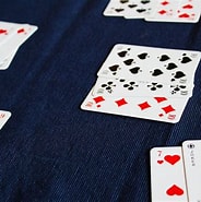 Bildergebnis für Spiele mit Karten. Größe: 184 x 185. Quelle: gesellschaftsspiele.spielen.de