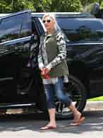 Image result for Gwen Stefani's Toes. Size: 146 x 195. Source: www.wikifeet.com