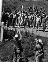 アメリカ統治下の日本 に対する画像結果.サイズ: 157 x 110。ソース: www.history.navy.mil