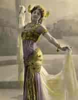 Mata Hari-এর ছবি ফলাফল. আকার: 155 x 200. সূত্র: flashbak.com