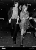 Bildergebnis für Marianne Faithfull and Mick Jagger. Größe: 150 x 209. Quelle: www.alamy.com
