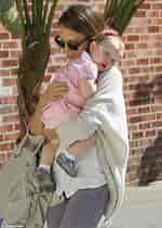 Bildresultat för Jessica Alba and baby. Storlek: 150 x 210. Källa: www.dailymail.co.uk