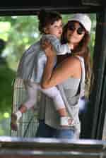 تصویر کا نتیجہ برائے Penélope Cruz Children. سائز: 150 x 224۔ ماخذ: www.pinterest.com