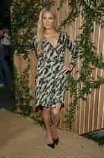 Paris Hilton, Hollywood-க்கான படிம முடிவு. அளவு: 150 x 227. மூலம்: www.hawtcelebs.com