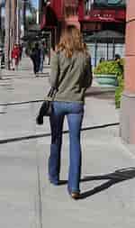 Risultato immagine per Stacy Keibler Jeans Old. Dimensioni: 150 x 253. Fonte: www.gotceleb.com