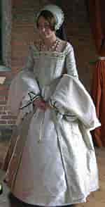 チューダー朝 ドレス に対する画像結果.サイズ: 150 x 294。ソース: www.pinterest.com