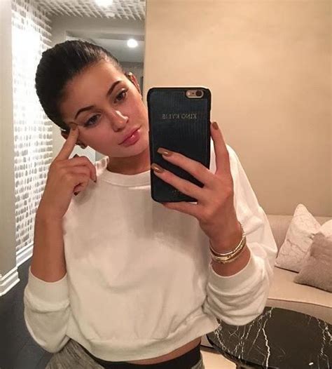 13 Photos Of Kylie Jenner Looking Gorgeous Without Makeup
