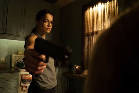 Here S Michelle Rodriguez As A Transgender Assassin In Re Assignment