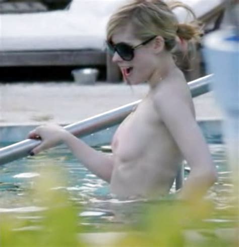 canadian singer avril lavigne nude in pool with a friend