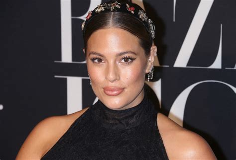 Ashley Graham Bares It All In Cheeky Nsfw Instagram Snap Parade