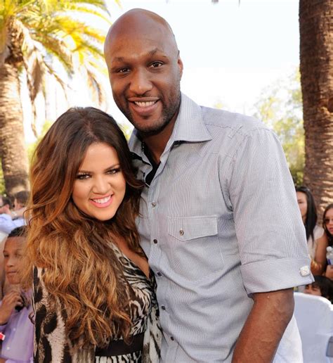 lamar odom checks out of rehab after just one day despite