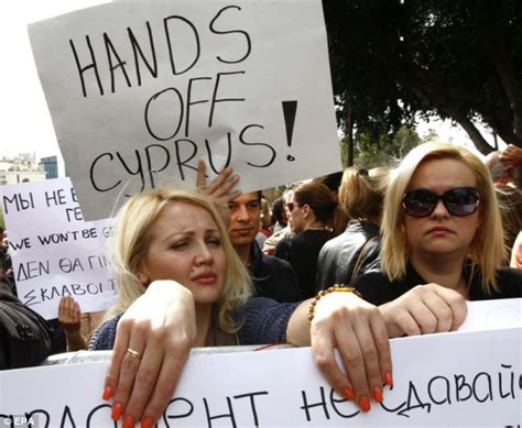 فضيحة الرئيس ينذر اصدقائه بسحب ايداعاتهم قبل ازمة قبرص وهروب 5 مليارات